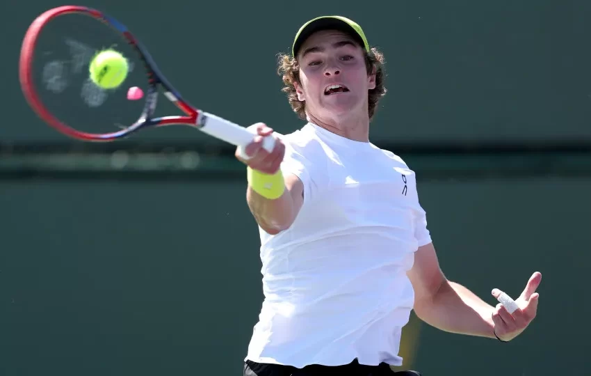  Fonseca encara jovem que chega a Madri com título e faz estreia na ATP