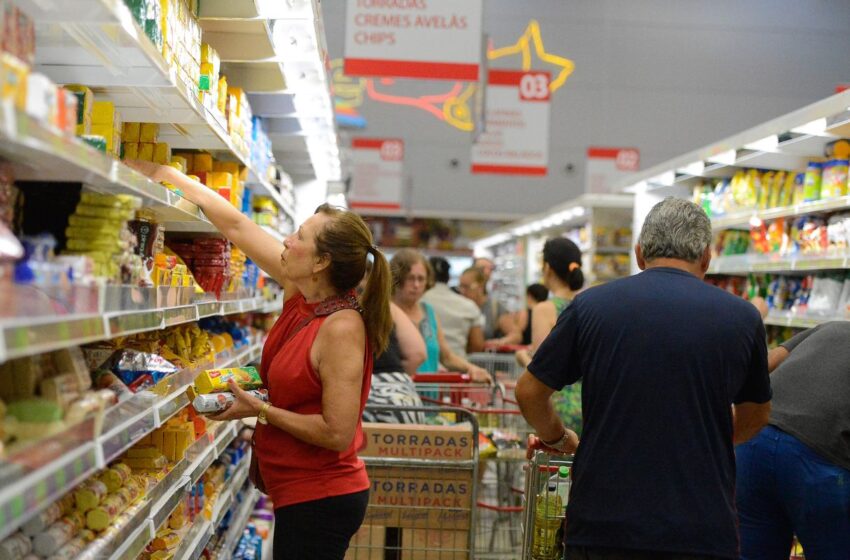  Consumo das famílias mantém-se em alta no mês de abril