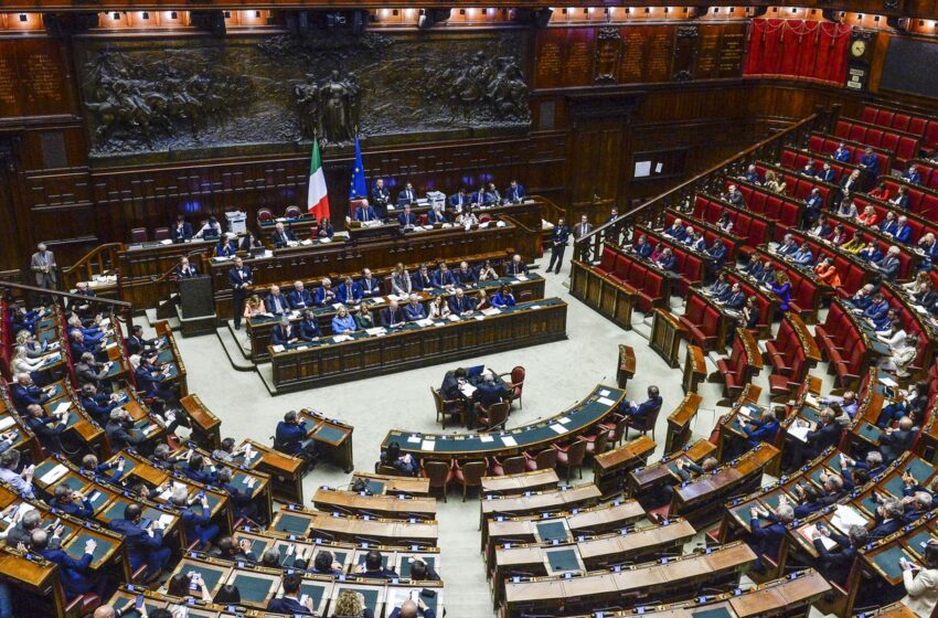  Câmara dos Deputados na Itália aprova decreto que restringe cidadania