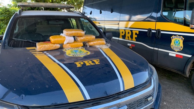  PRF apreende Maconha sendo transportada dentro de ônibus em Ji-Paraná