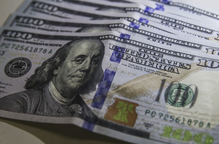  Dólar cai para R$ 5,66 após suspensão de tarifas de Trump