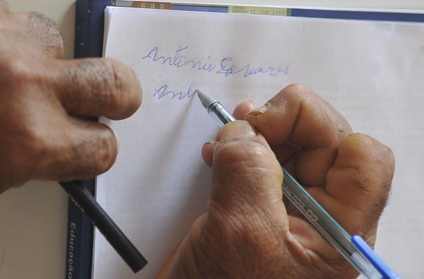 Analfabetismo de pessoas com deficiência é quatro vezes maior no país