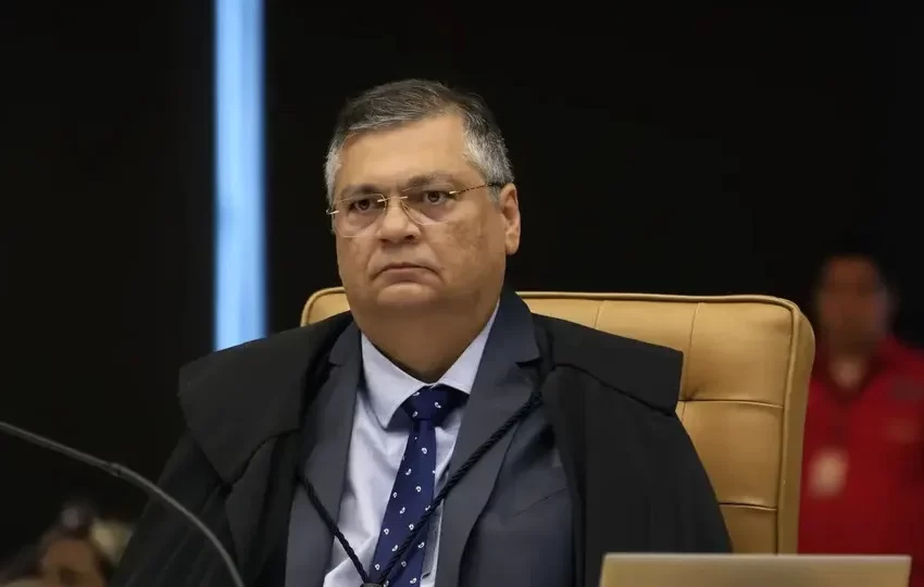  Dino manda bloquear execução de emendas da Saúde em 1.283 contas