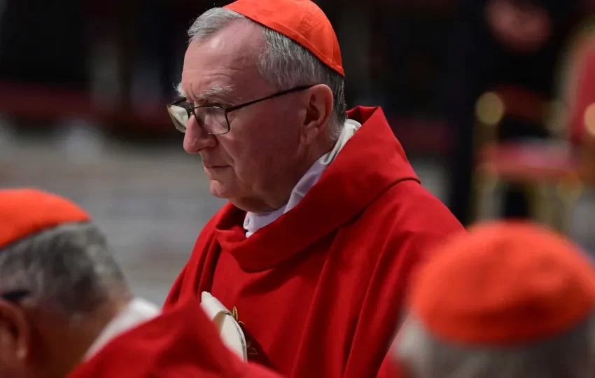  Diplomata e franco favorito a suceder Francisco, Parolin é um moderado aberto a reformas