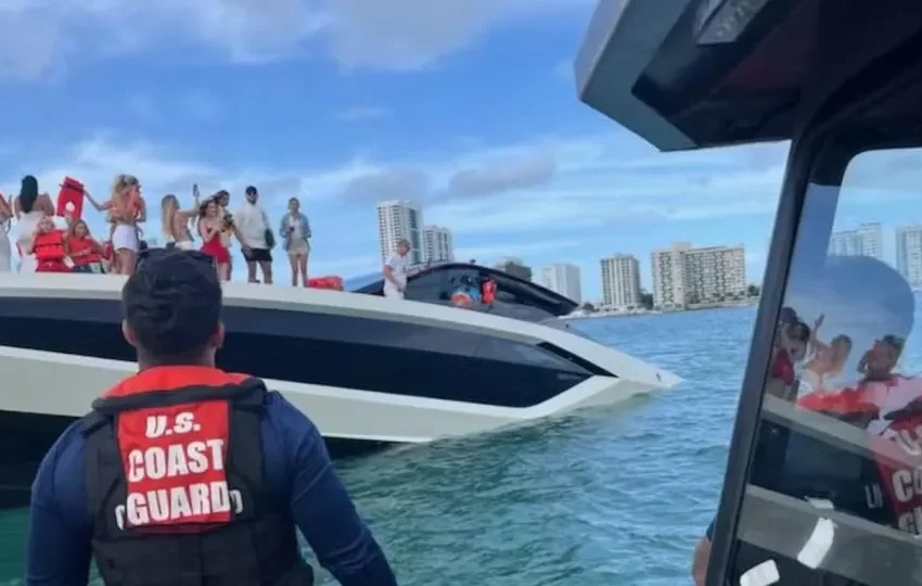  Guarda Costeira resgata 30 pessoas após naufrágio de iate em Miami; vídeo