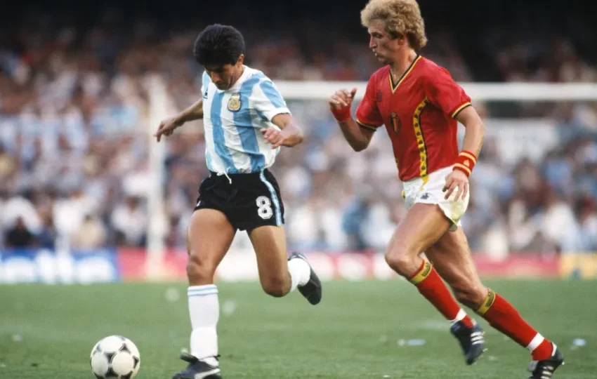  Morre Luis Galván, ex-zagueiro campeão do mundo com a Argentina