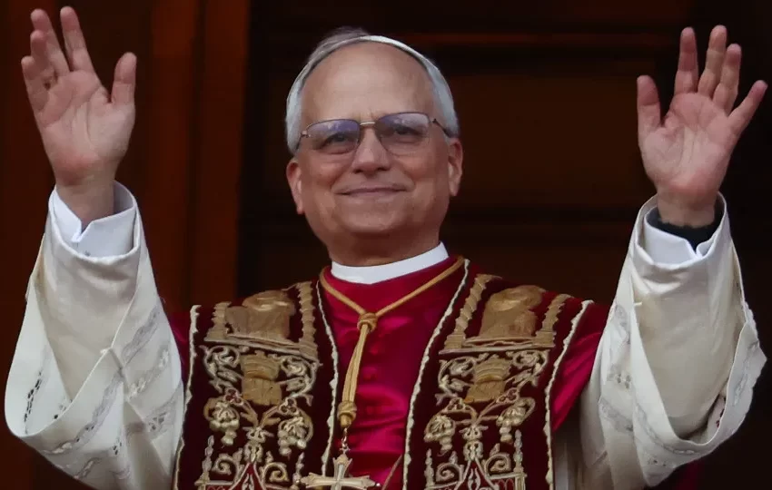  Papa pede paz duradoura na Ucrânia e em Gaza na 1ª oração de domingo
