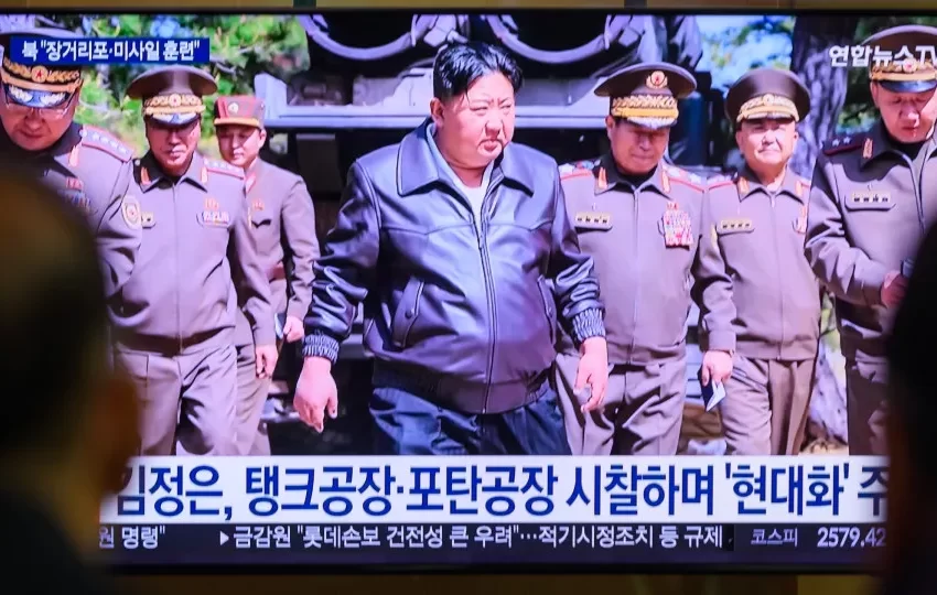  Kim Jong-un supervisiona exercícios e reforça apoio à Rússia