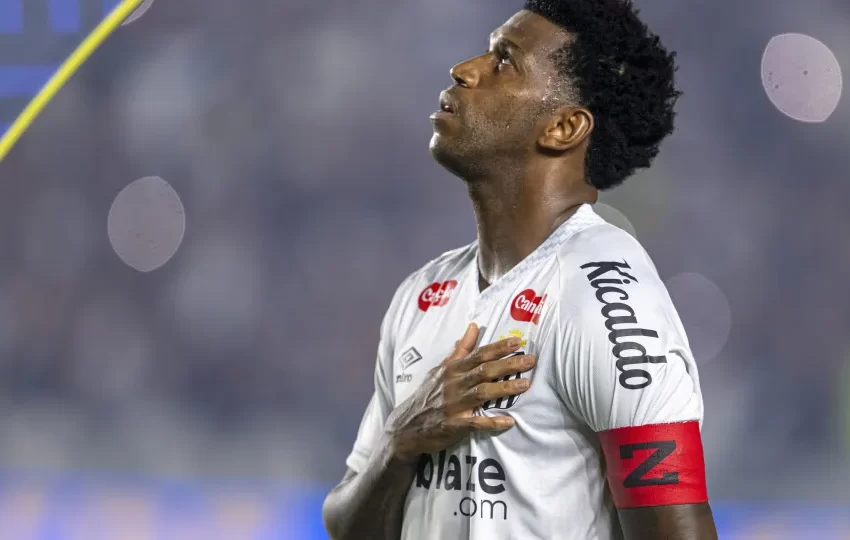  Com problemas familiares, Gil é liberado de treino do Santos