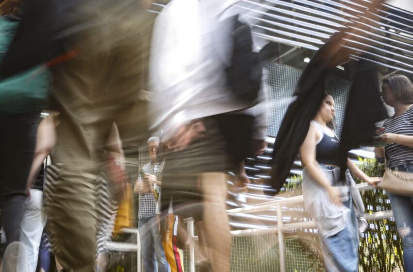  Alunos de cursinhos populares irão receber bolsa de R$ 200 por mês