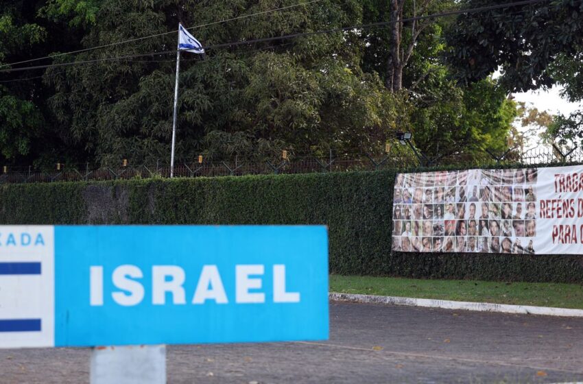  Israel fecha embaixada e consulado no Brasil após ataque ao Irã