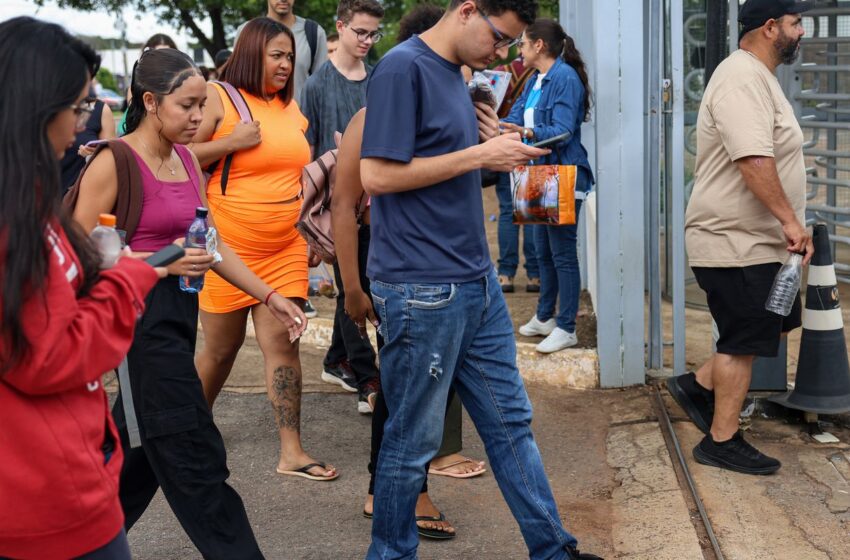  Candidatos isentos de taxa do Enem recebem orientações pelo Gov.br