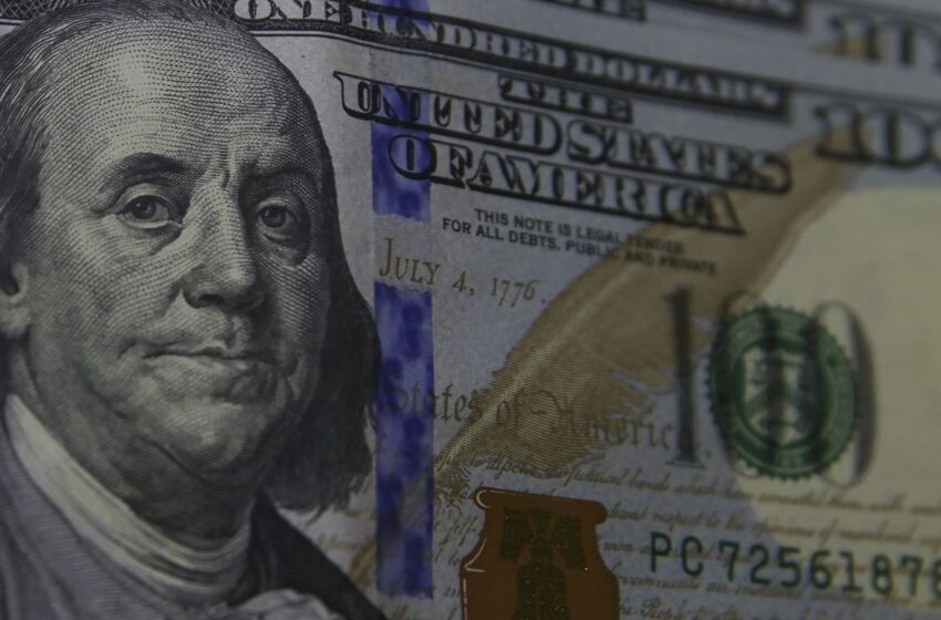  Dólar cai para R$ 5,63 com espera de medidas alternativas ao IOF