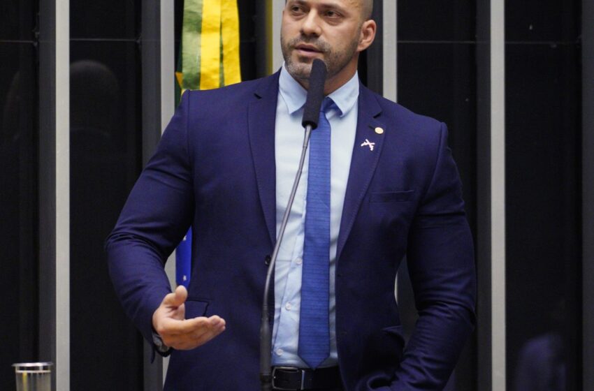 Moraes determina que Daniel Silveira seja submetido a perícia médica 