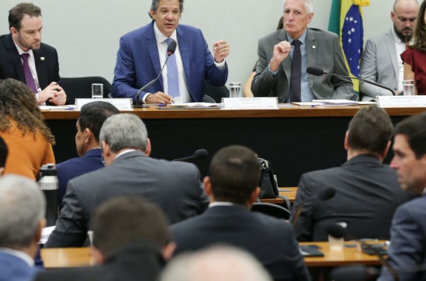  Audiência com Haddad é encerrada após tumulto entre deputados