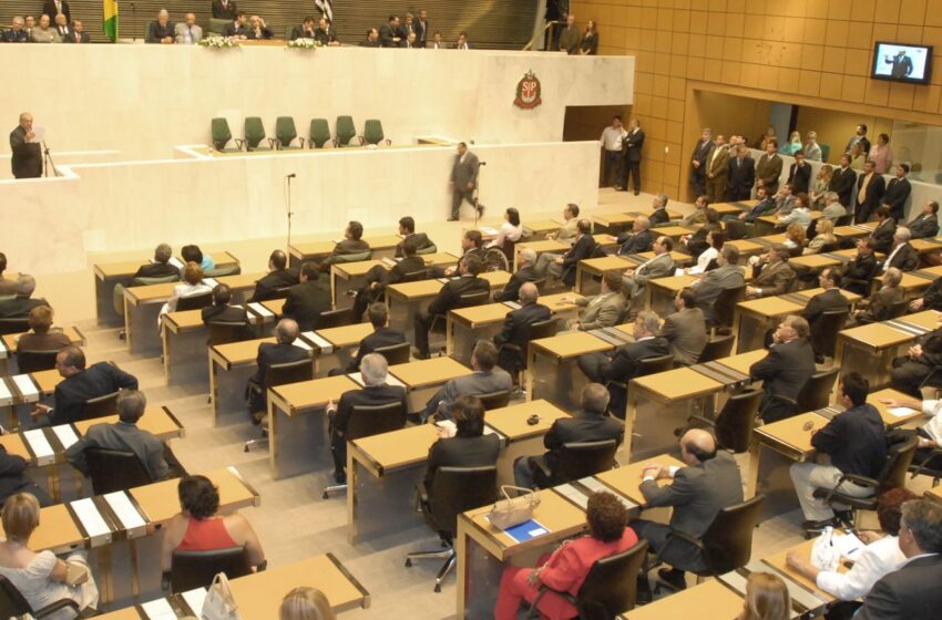  Deputadas estaduais paulistas são ameaçadas de morte