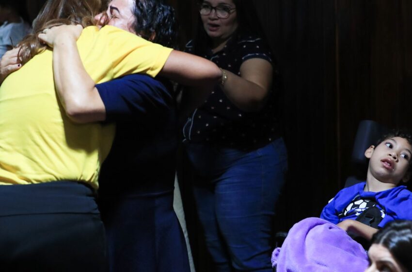  Congresso derruba veto e retoma pensão vitalícia para vítimas da zika