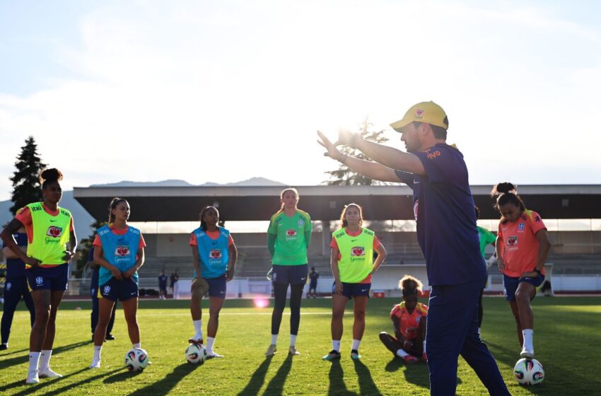  Seleção feminina fecha preparação para jogo contra França nesta sexta