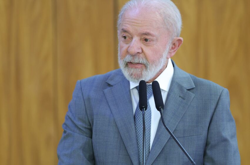  Lula veta aumento de número de deputados na Câmara