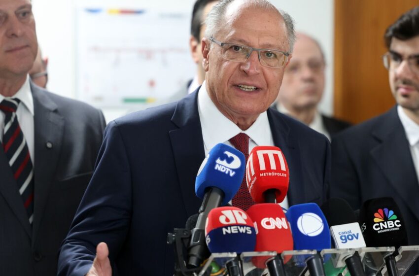  Alckmin diz que governo tentará acordo antes do prazo para tarifaço