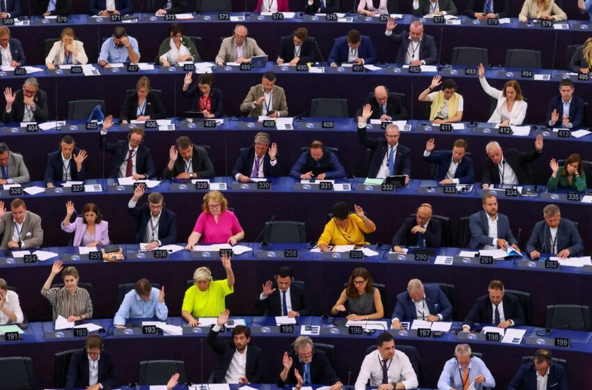  Número de autocracias supera o de democracias no mundo, diz estudo