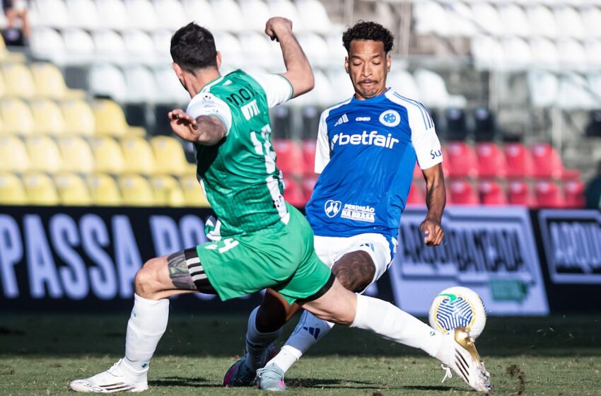  Cruzeiro vence Banfield antes de retomada do Campeonato Brasileiro