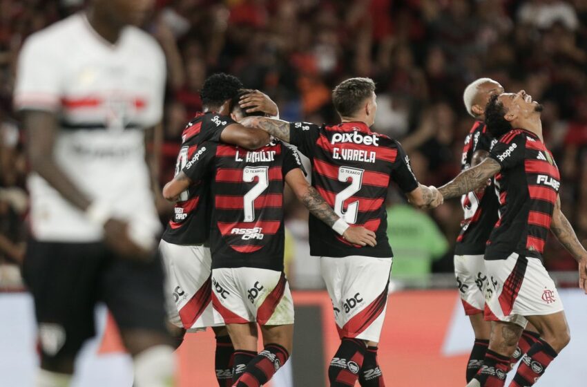  Flamengo vence São Paulo por 2 a 0 no retorno do Brasileiro