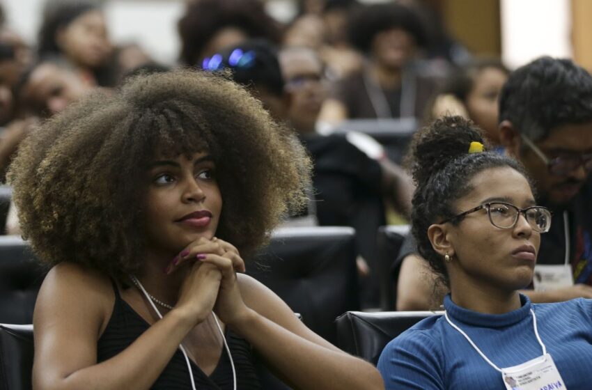  Pós- graduação “ainda é concentrada na população branca”, aponta estudo