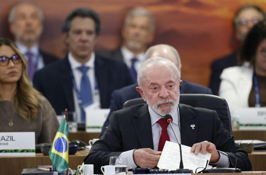  FMI e Banco Mundial financiam países ricos, critica Lula no Brics