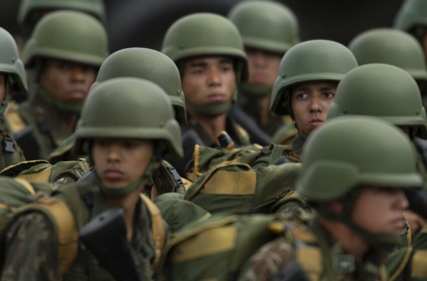  Senadores aprovam MP que aumenta vencimento de militares