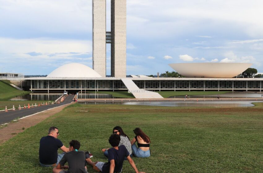  Senado cria comissão para tratar de tarifas com Congresso dos EUA