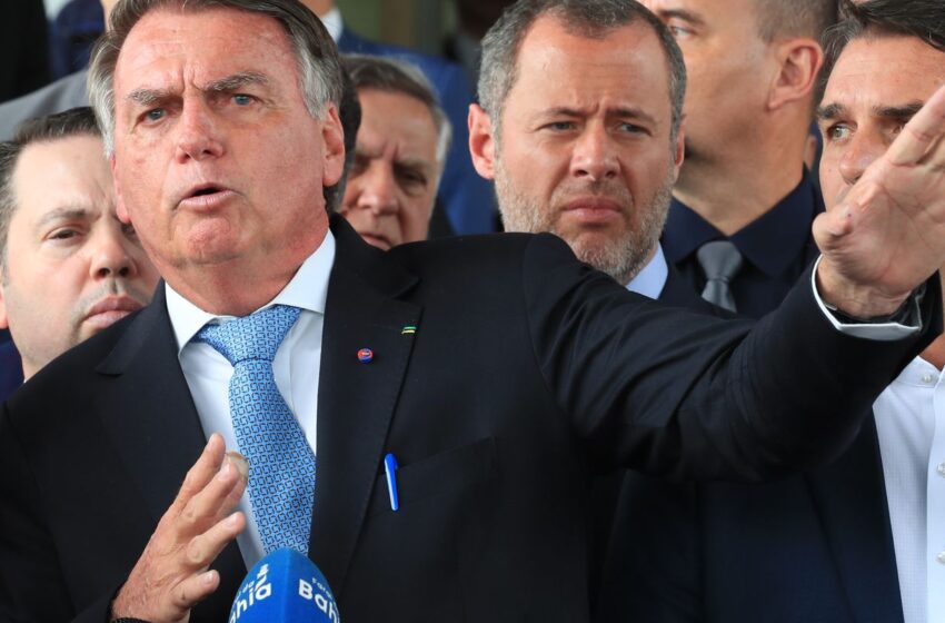  Oposição classifica de arbitrárias medidas cautelares contra Bolsonaro