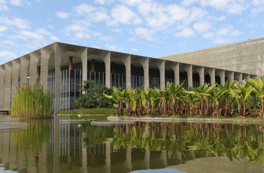  Governo brasileiro lamenta morte do senador colombiano Miguel Uribe