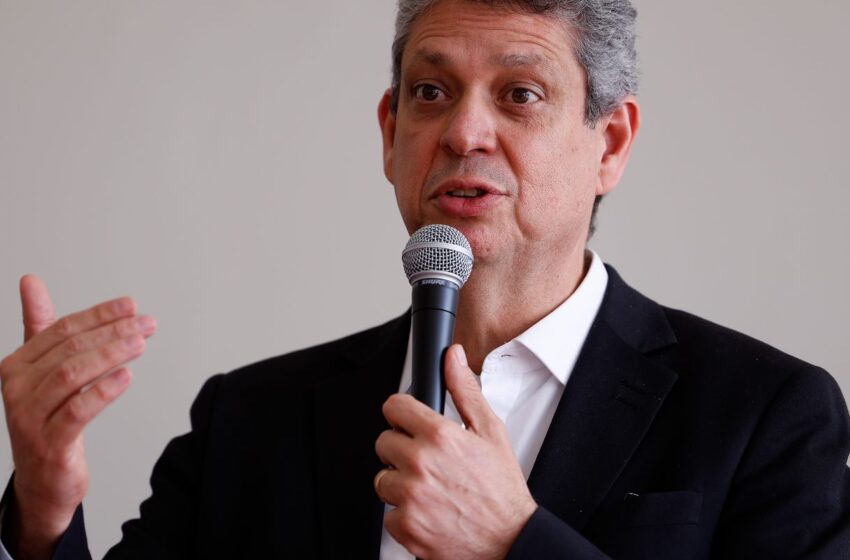  Governo defende justiça tributária e não alta de imposto, diz ministro