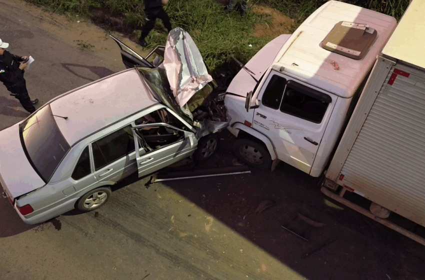  Batida Frontal Entre Carro e Caminhão Fere Dois na Linha 94