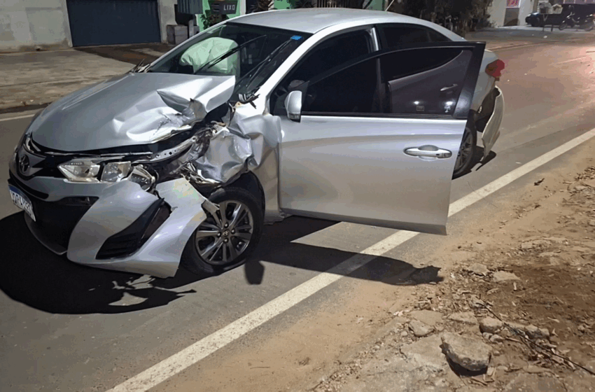  Câmera Flagra Acidente com Carro e Caçamba na Avenida Curitiba