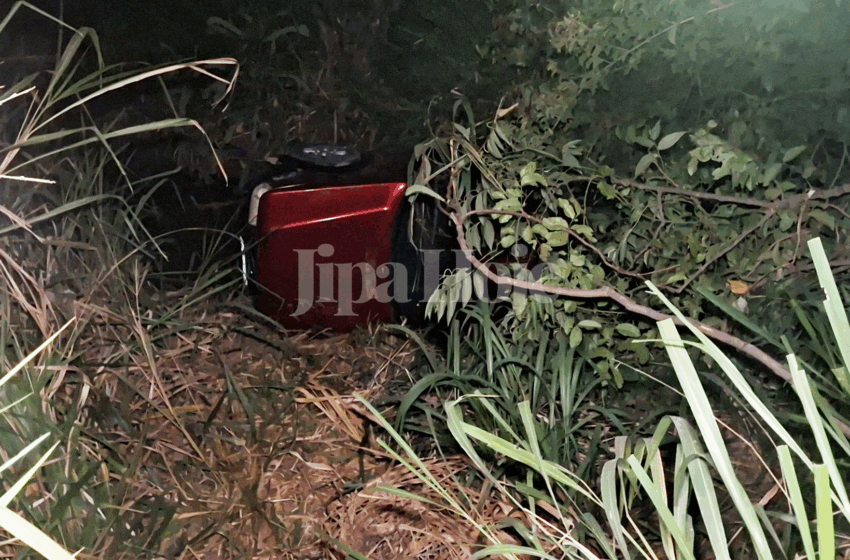  Carro Cai em Bueiro na Avenida Transcontinental em Ji-Paraná