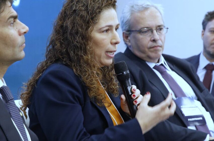  Ministra defende regras objetivas na avaliação de servidor em reforma