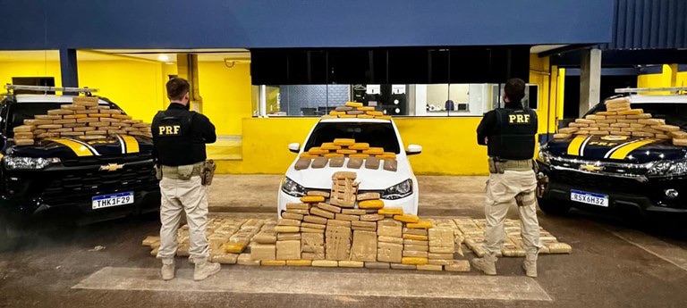  PRF apreende mais de 250 kg de entorpecentes em Pimenta Bueno
