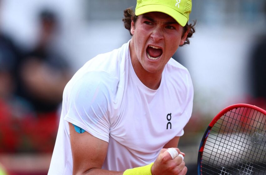  João Fonseca estreia com vitória de virada sobre chinês em Cincinnati