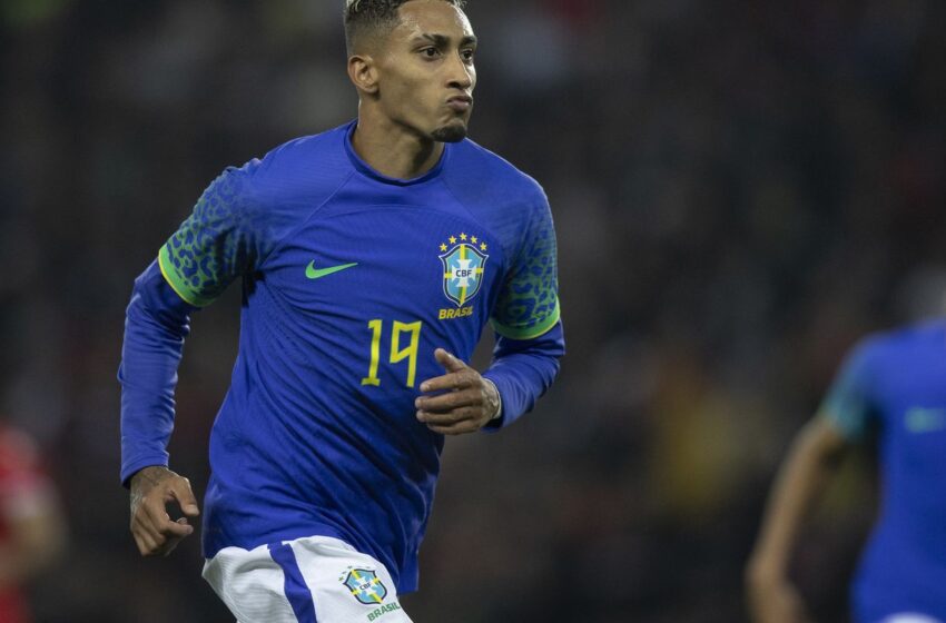  Raphinha e Vinicius Júnior são indicados ao prêmio Bola de Ouro