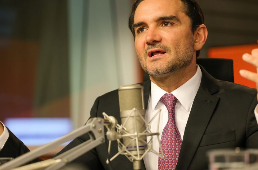  Celso Sabino confirma a Lula que deixará Ministério do Turismo