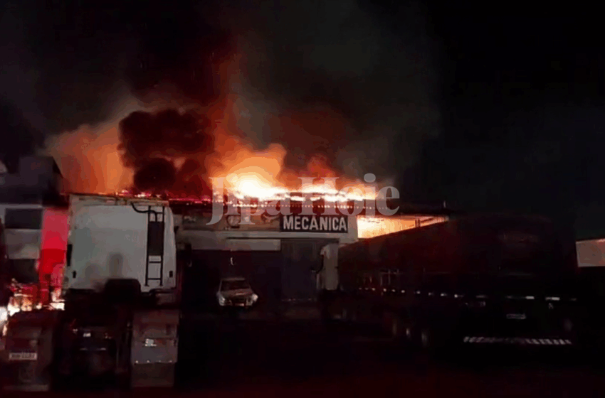  Incêndio em Mecânica Quase Atinge Posto de Gasolina na BR-364