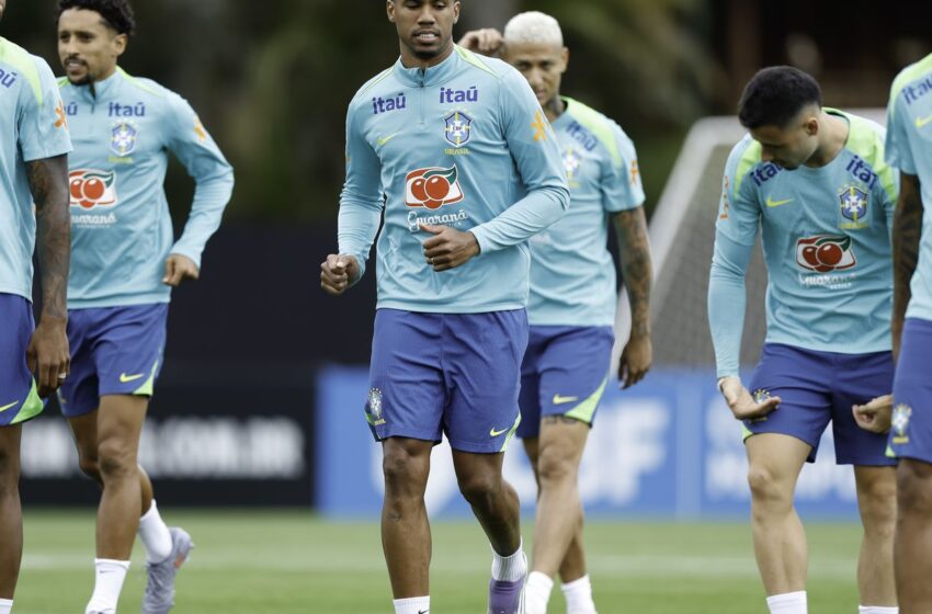  Ancelotti comanda primeira atividade com todos os convocados