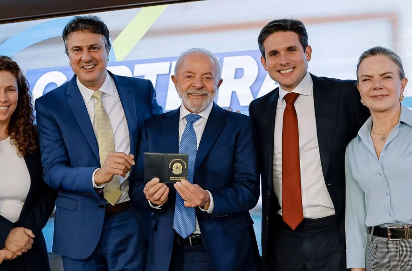 Lula sanciona lei que cria Carteira Nacional do Professor