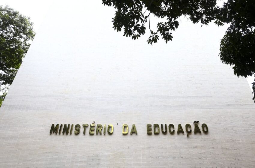  Sai lista de cursos superiores semipresenciais autorizados pelo MEC