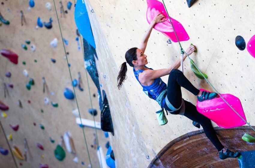 Marina Dias conquista bicampeonato no Mundial de escalada paralímpica
