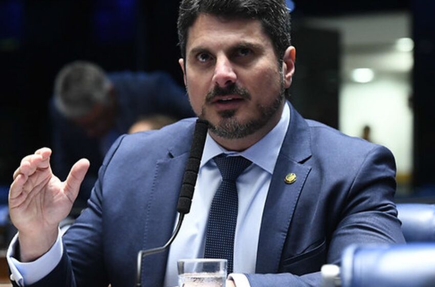  Senado oficializa afastamento de Marcos do Val por 115 dias