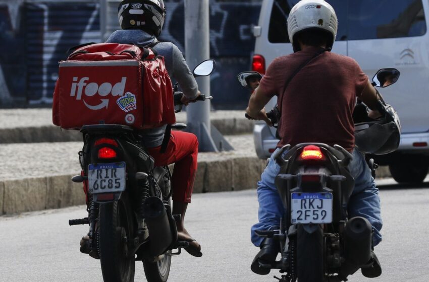  Câmara aprova urgência para votar vale-refeição para entregadores