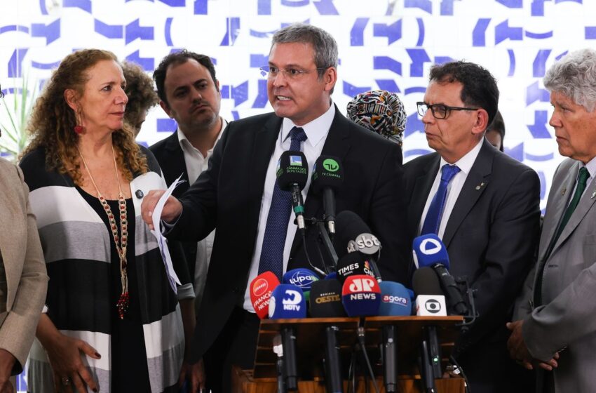  Operação policial no Rio tem críticas e defesas de deputados federais